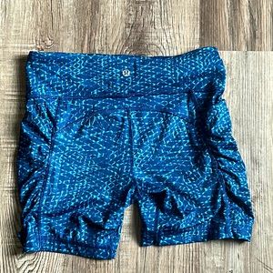 Blue patterned lulu lemon shorts